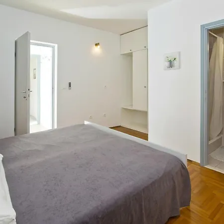 Oliva شقة هفار