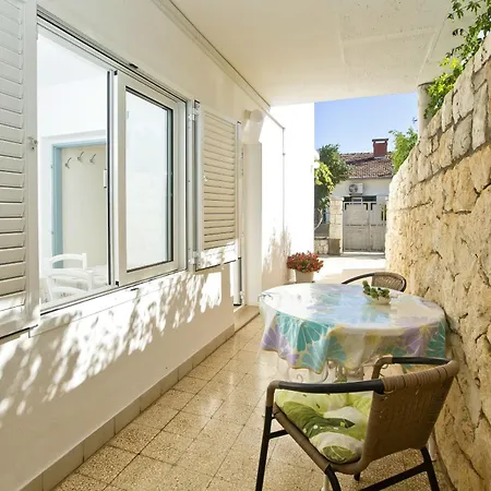 Oliva شقة هفار